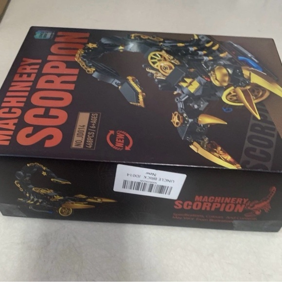 Machinery Scorpion Building Set - Black and Gold - Picture 3 of 5